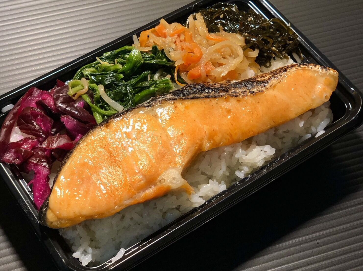 銀鮭の塩焼き
